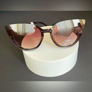 Glance brown cat eyes sunglasses.